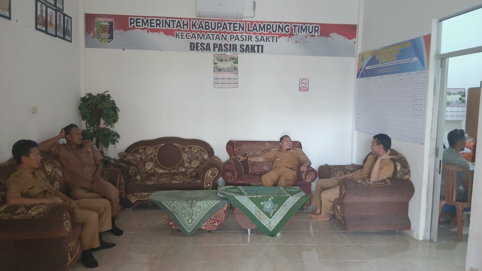 camat-pasir-sakti-laksanakan-sosialisasi-dan-pendataan-program-bedah-rumah-di-desa-pasir-sakti